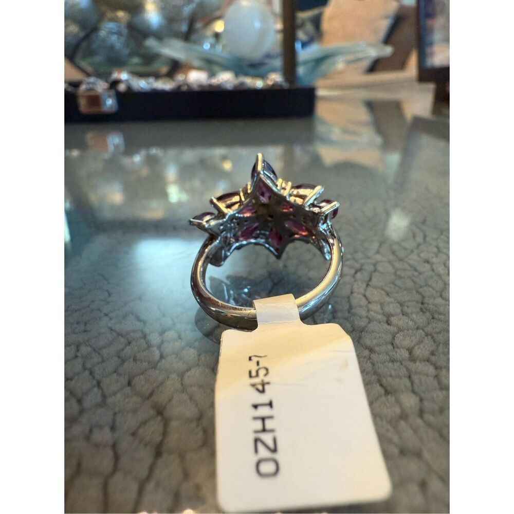 Sterling silver and Garnet Flower ring - Picture 3 of 6